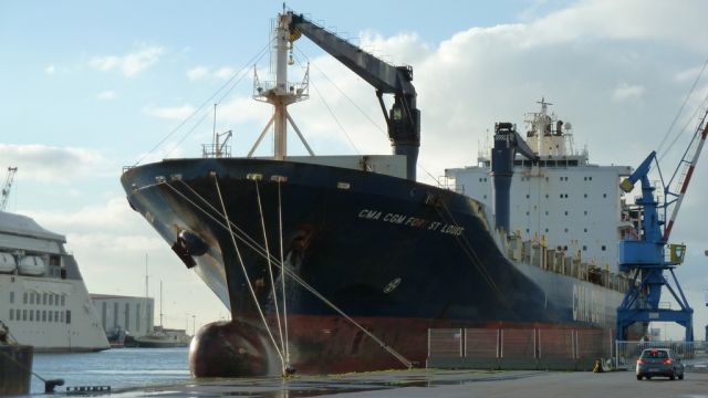 CMA CGM Fort Saint Louis - quai des darses - 02 fevrier 2013 (02).JPG